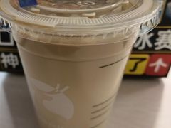 冰桃桃厚乳拿铁-瑞幸咖啡(数码01大厦店)