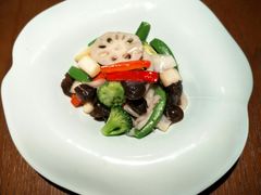 荷塘月色百合香-菩提素素食餐厅(晶郦馆店)