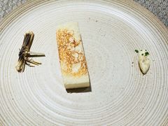 烟熏稻香手工黄油面包-香樟花园法式铁板烧(恒隆广场店)