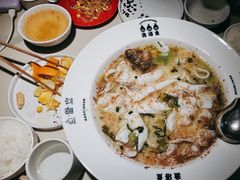 -渔语鱼酸菜鱼新川菜(来福士店)