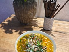 -粉八·云南米线·建水烧烤(常熟路店)