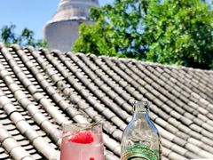 草莓气泡水-火火咖啡&茶空间