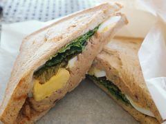 金枪鱼全麦三明治-星巴克(北京首都国际机场7店)