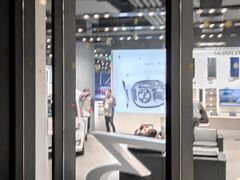 -TESLA 特斯拉(上海太古汇体验店)