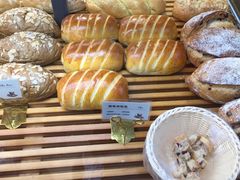 -焙丽拾光(麦凯乐直营店)