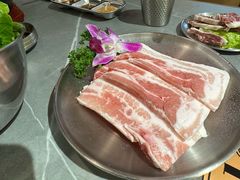 -围炉肉舍•炭烤活鳗•丹东海鲜烤肉(步行街店)