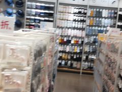 -名创优品(山东青岛东方城店)