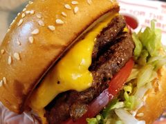 -The Habit Burger Grill 哈比特汉堡(复兴soho店)