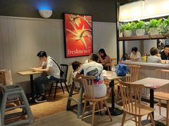 用餐区-肯德基(龙昆南店)