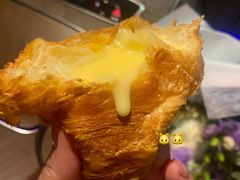 爆浆牛角包-六贤记(杭州龙湖滨江天街店)