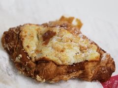 菠萝乳酪可颂-Salon de The de Joel Robuchon(外滩18号店)