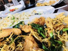 -Chom Cafe and Restaurant