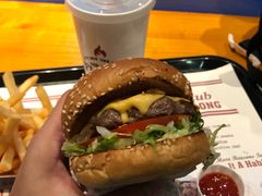 -The Habit Burger Grill 哈比特汉堡(复兴soho店)