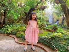 -Chom Cafe and Restaurant