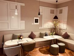 -潮一不贰·法式甜品·生日蛋糕·西式简餐(外滩店)