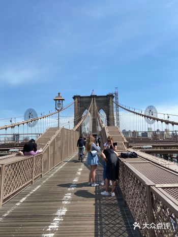 27℃的周日，上午下了下午，下午一个人出门去Broo