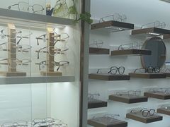 -翰佐蔡司小乐圆·依视路星趣控·暴龙眼镜折扣店