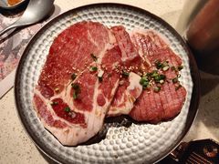 -蚂蚁洞·烤肉大营地(上海静安大悦城店)