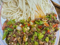 -歹歹的加个面过油肉拌面