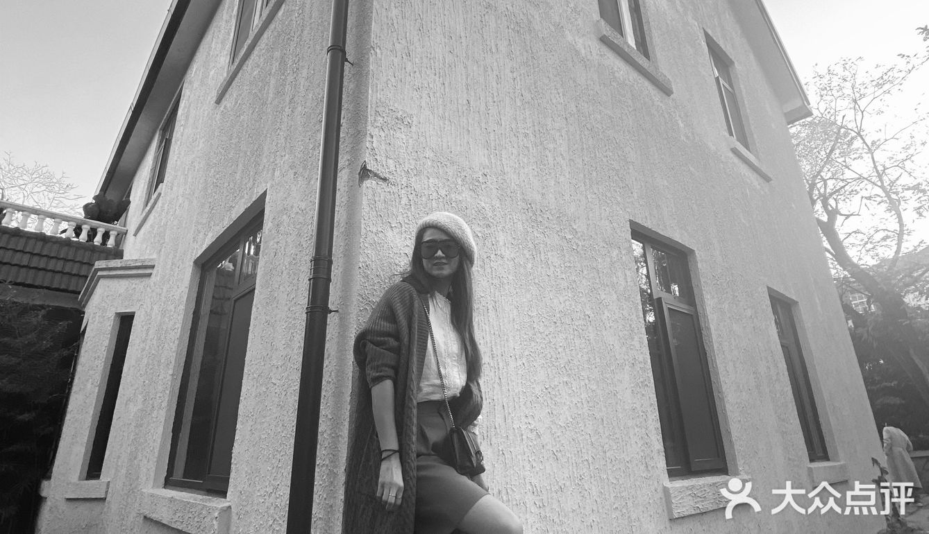 不经意的发现身边的小美好，随手拾起一片落叶