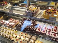面包甜点陈列柜-可颂坊(中心书城店)