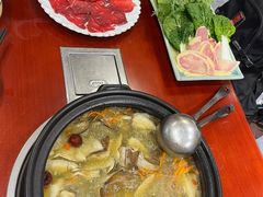 -菌之家·专业纯野生菌火锅·特色炒菌