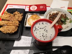台湾卤肉饭-永和大王(蛙嫩鸡香煲煲鲜·军博店)
