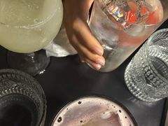 -Mx.cocktail bar