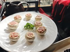 口蘑猪肉滑-大隐·成都火锅Bistro(合生麒麟新天地店)
