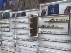 -美式眼镜·授权蔡司.依视路.尼康.豪雅.明月(南翔印象城店)