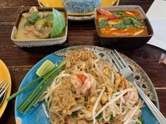 -Pad Thai Kratong Thong by ama
