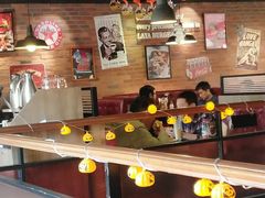 -拉亚汉堡经典餐厅(商城路店)