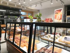 面包甜点陈列柜-米旗(欧亚商都店)