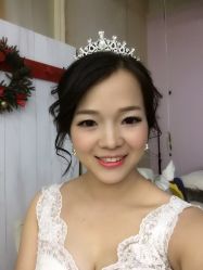 -现代经典婚纱摄影