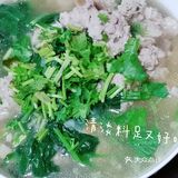 快手家常汤菜【菠菜粉丝丸子汤】