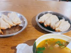 -黄阿姨锅贴大王(万航渡路店)