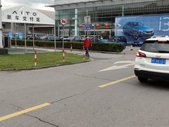 -永达国际汽车广场-停车场