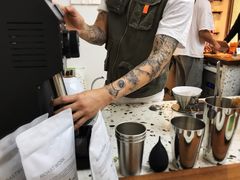 -Line 咖啡(石厦花园店)