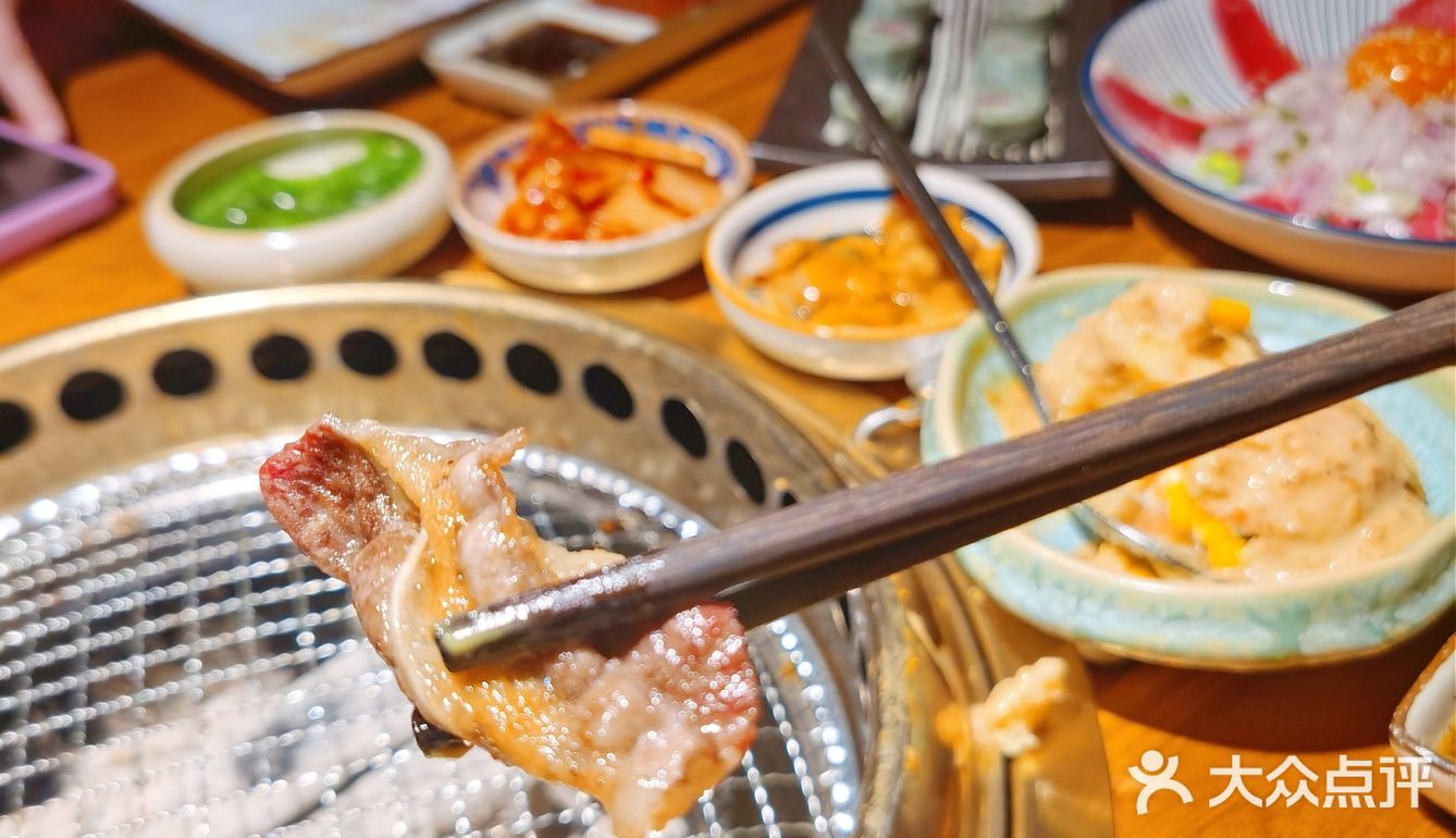 这家地下烤肉店还不错哟