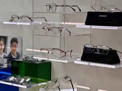 -优视觉视光中心•青少年近视防控(新世界中心写字楼店)