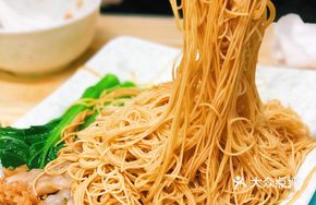 Fish Skin Dumpling with Oyster Sauce Noodles