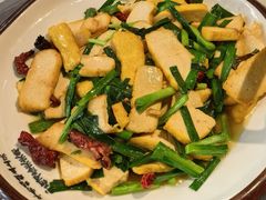 -宣威年猪饭·二十年云南家常菜·特色小炒肉·春季鲜花野菜上新(尚邻雅苑店)