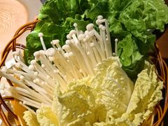 -蔡婶牛腩牛杂煲(长安万科店)