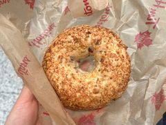 花椒松子贝果-Tims天好咖啡·贝果(杭州东站店)
