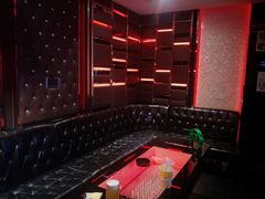 -蓝尊量贩(黄河路店)