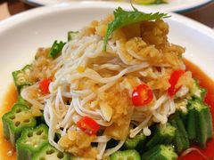 蒜蓉金针菇拌秋葵-关东小磨东北菜(上海长风大悦城店)