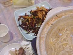 -霄汉牛三鲜湖北砂锅菜(万松园2店)