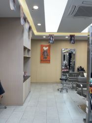 -首脑美发沙龙