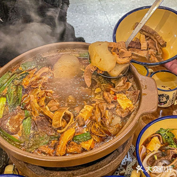 武汉的朋友,答应我一定要吃这家牛杂锅好吗!