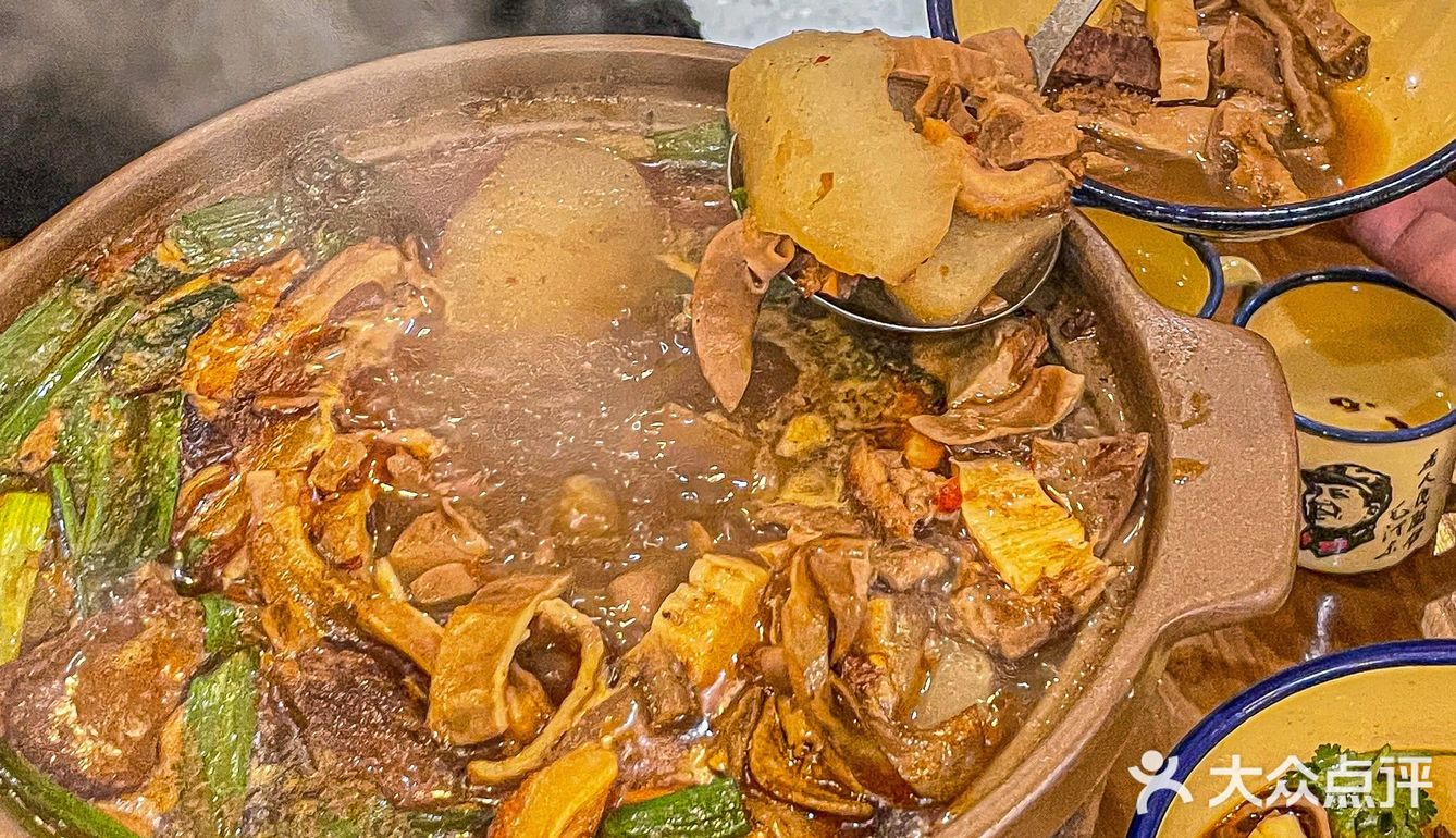 武汉的朋友，答应我一定要吃这家牛杂锅好吗！